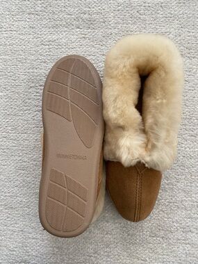 Minnetonka Brand New Chestnut Suede Shearling-Lined Slip-Ons